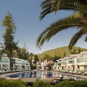 Voyage Resort
